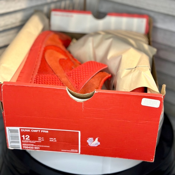 Nike Dunk ‘Red October’ Price Firm - Picture 2 of 6
